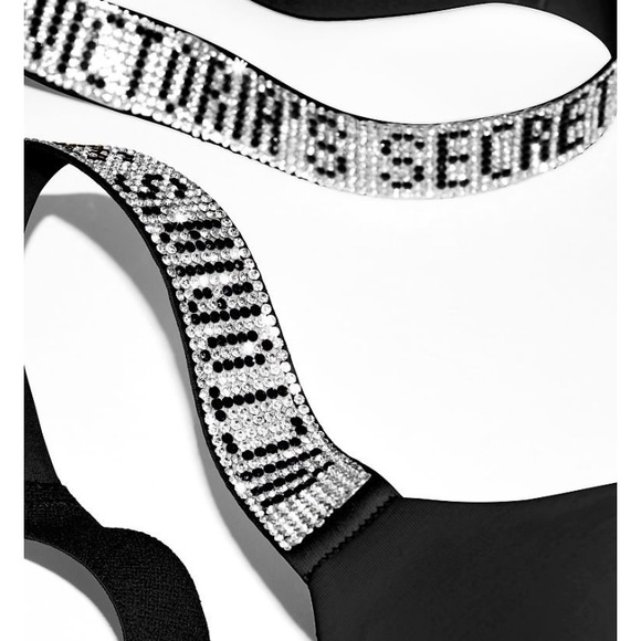 I’ve only put it on 2 It’s really pretty ❤️ - Picture 2 of 2